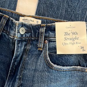 Abercrombie 90’s Straight Ultra High Rise Jeans
